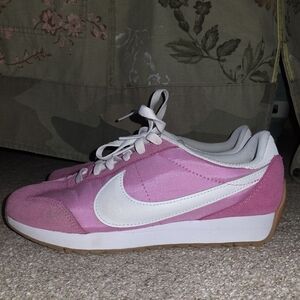 Womens Nike Pacific Womens Size 7 Hot Pink